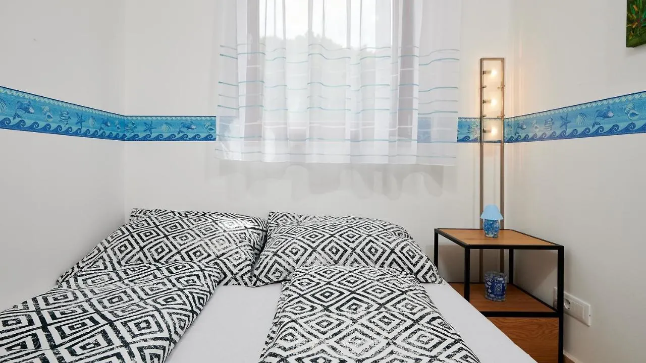 Apartment Clementin Slatine 0*,  Croatia