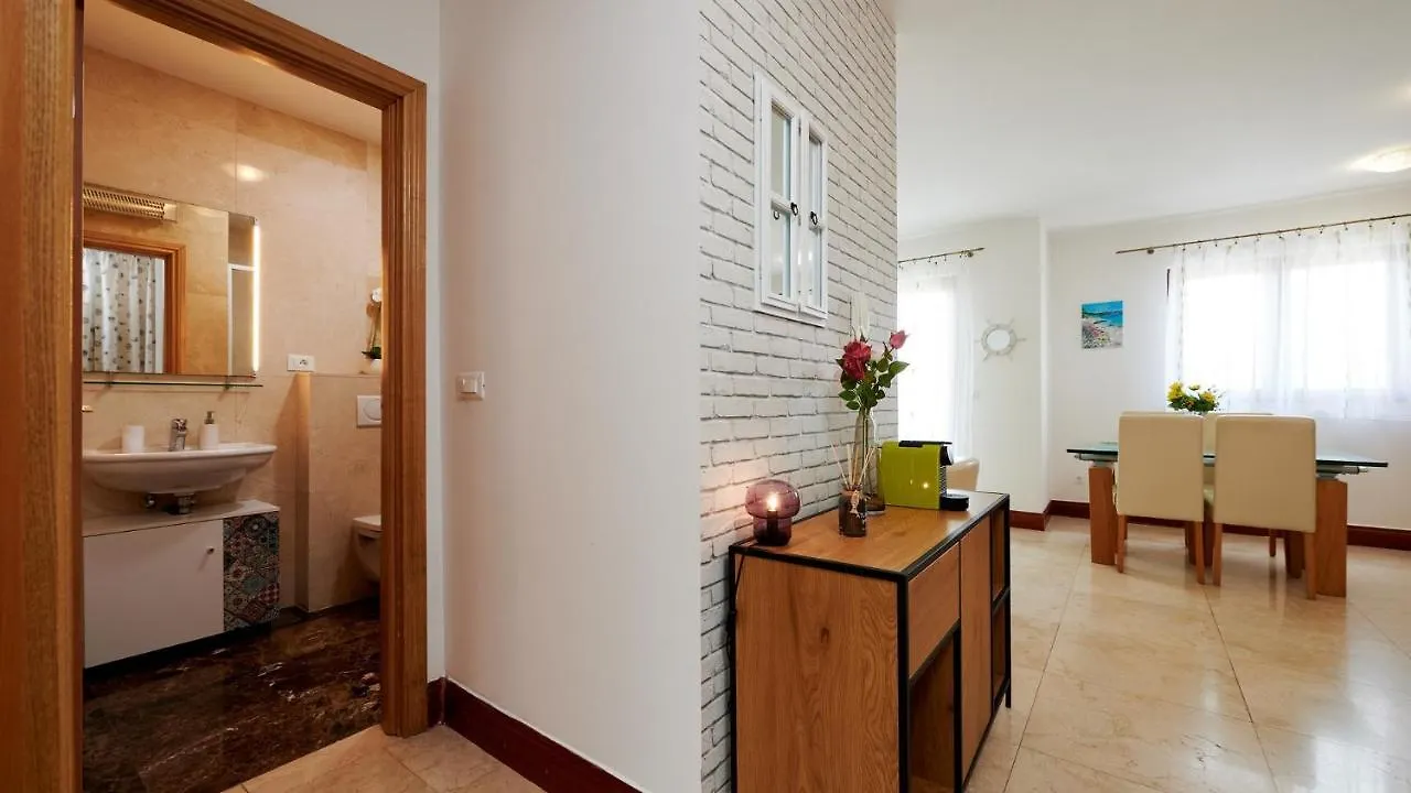 Apartment Clementin Slatine Croatia