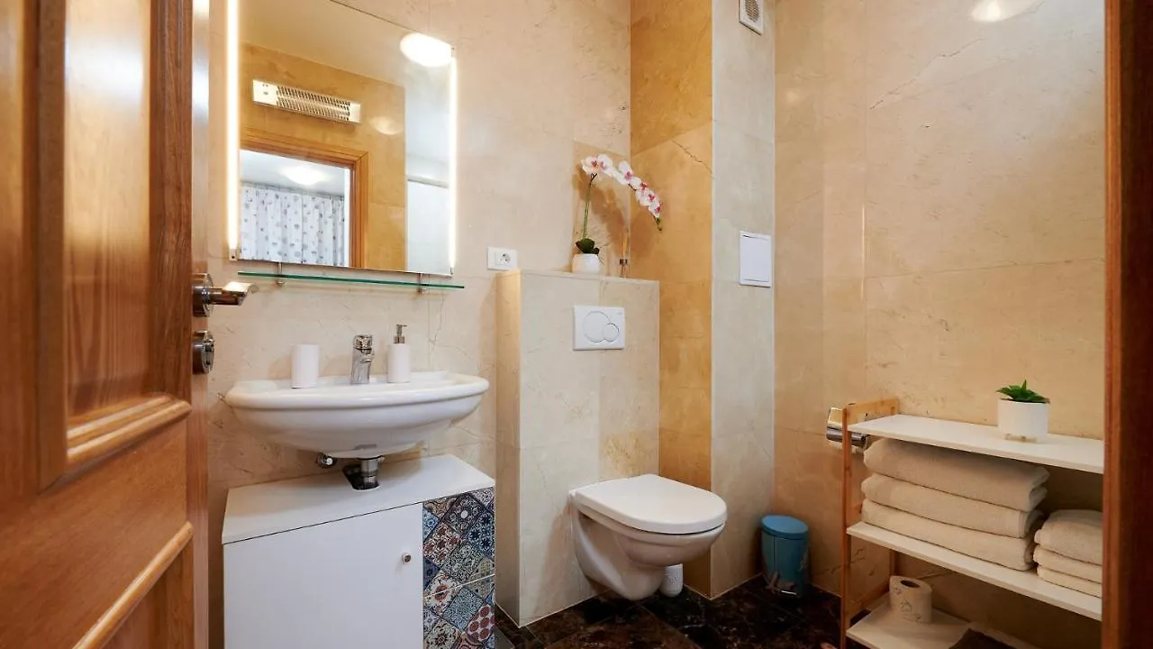 Apartment Clementin Slatine 0*,